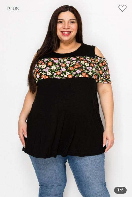 Plus size cold shoulder flower print top