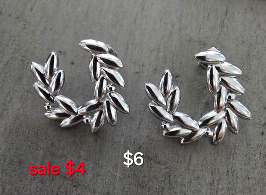 Silver leaves earrings