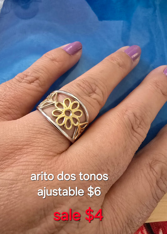 Two tone flower ring