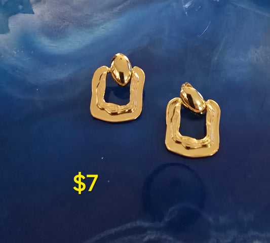 Square gold earrings