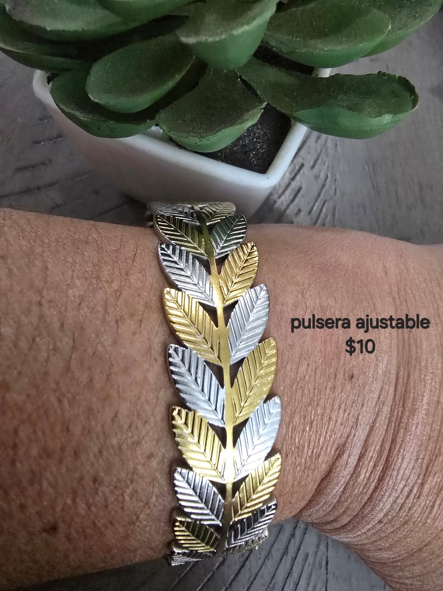 Adjustable bracelet two tone