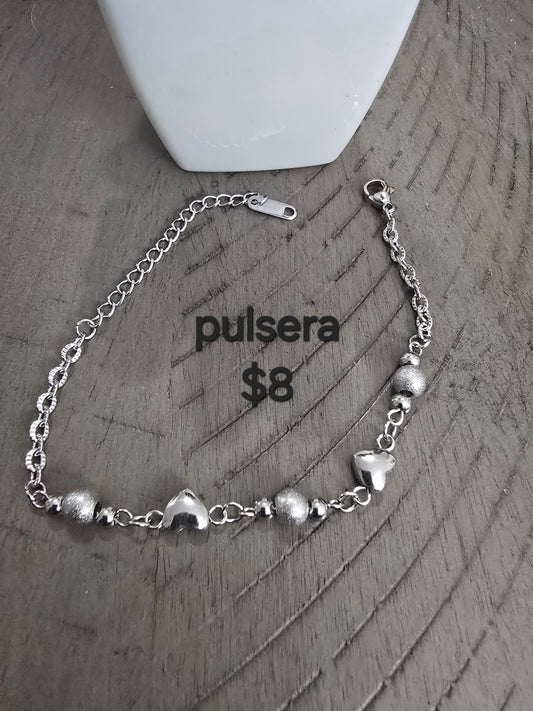 Silver heart bracelet