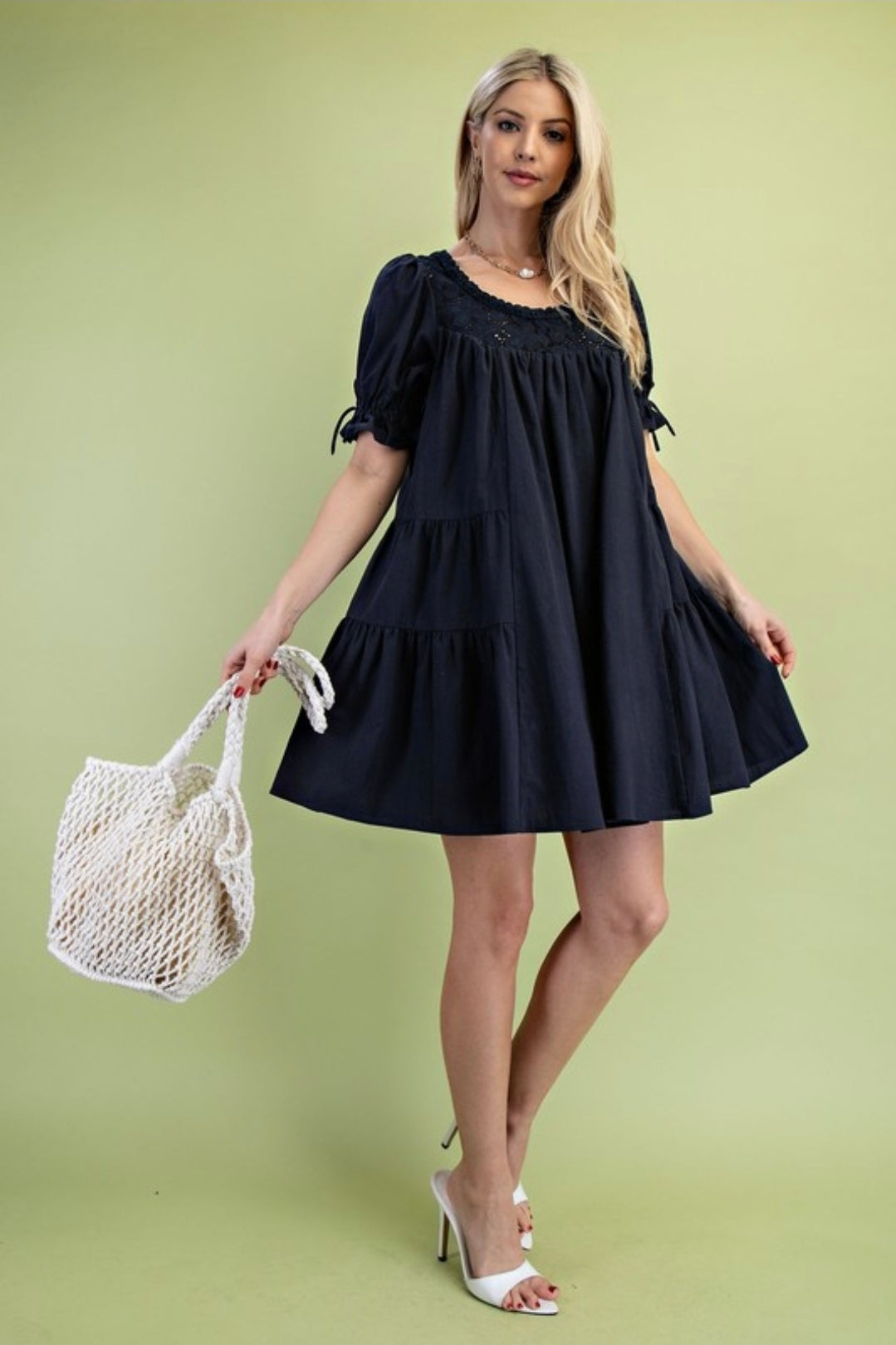 Scoop neck voluminous mini dress